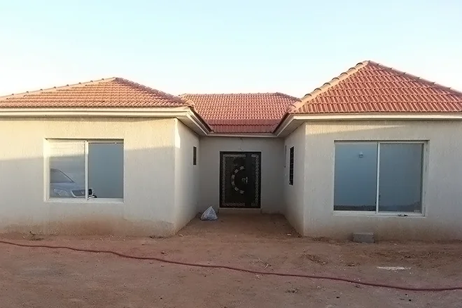 مقاول بناء ملاحق