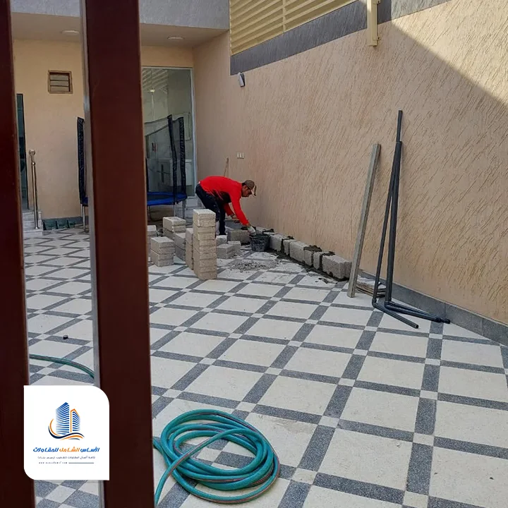 معلم بلاط للحوش الطائف